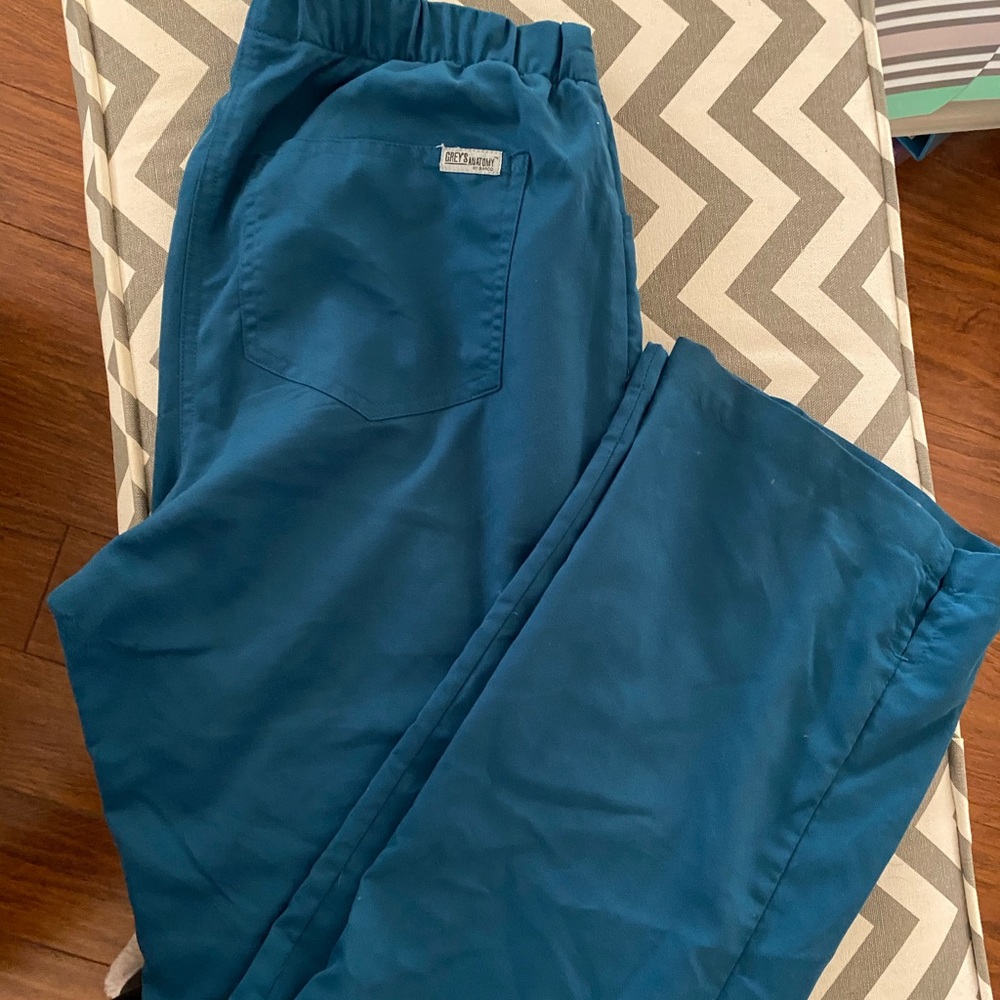 MEDIUM //Grey’s Anatomy teal scrub set